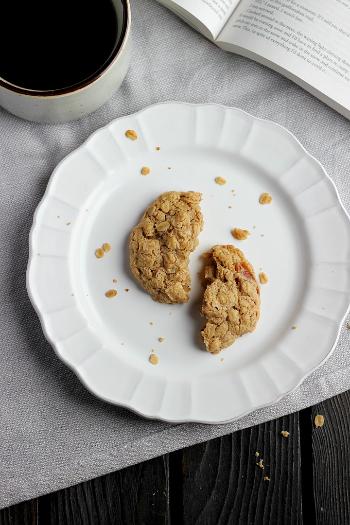 Maple + Date Oatmeal Cookies ⎮ happy hearted kitchen 