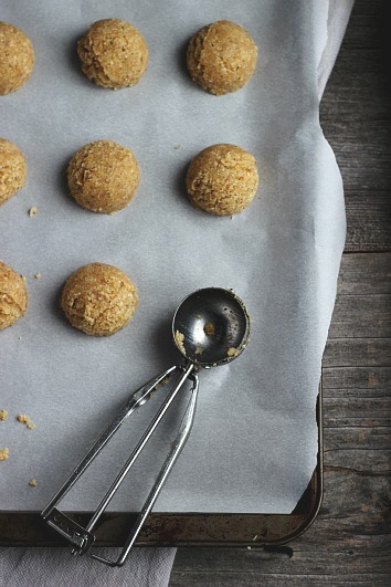 Maple, Cardamom + Vanilla Hazelnut Macaroons (Vegan + GF) ⎮ happy hearted kitchen