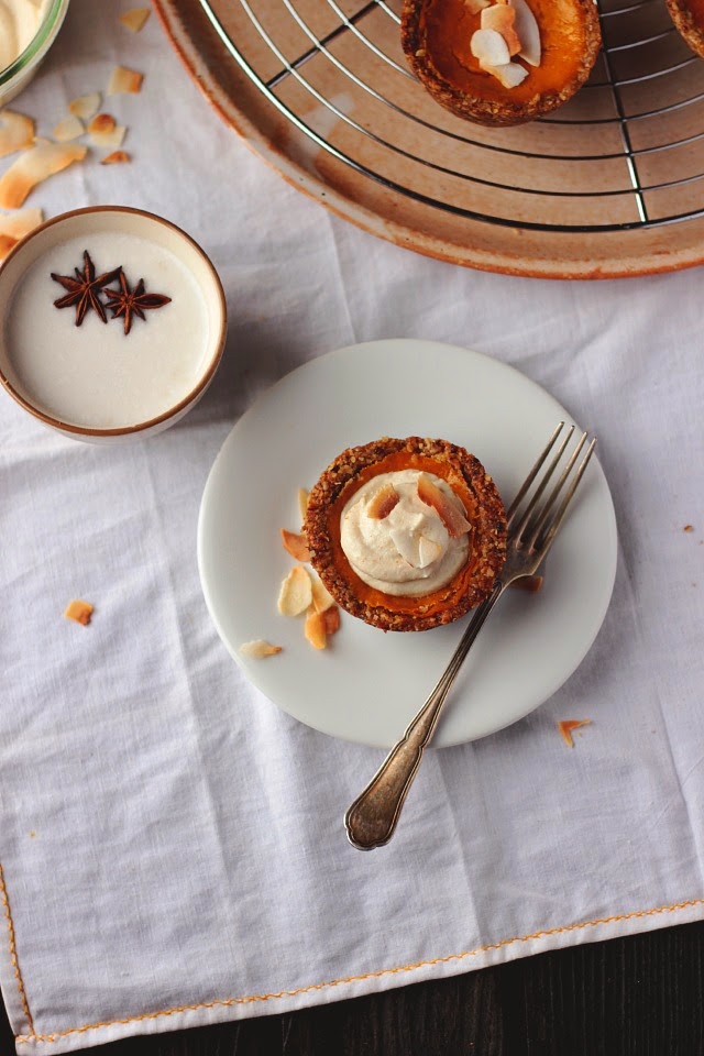 Vegan squash tarts with ginger, coconut and a pecan oat crust. Vegan, gluten free + refined sugar free. Makes 9 individual tarts.