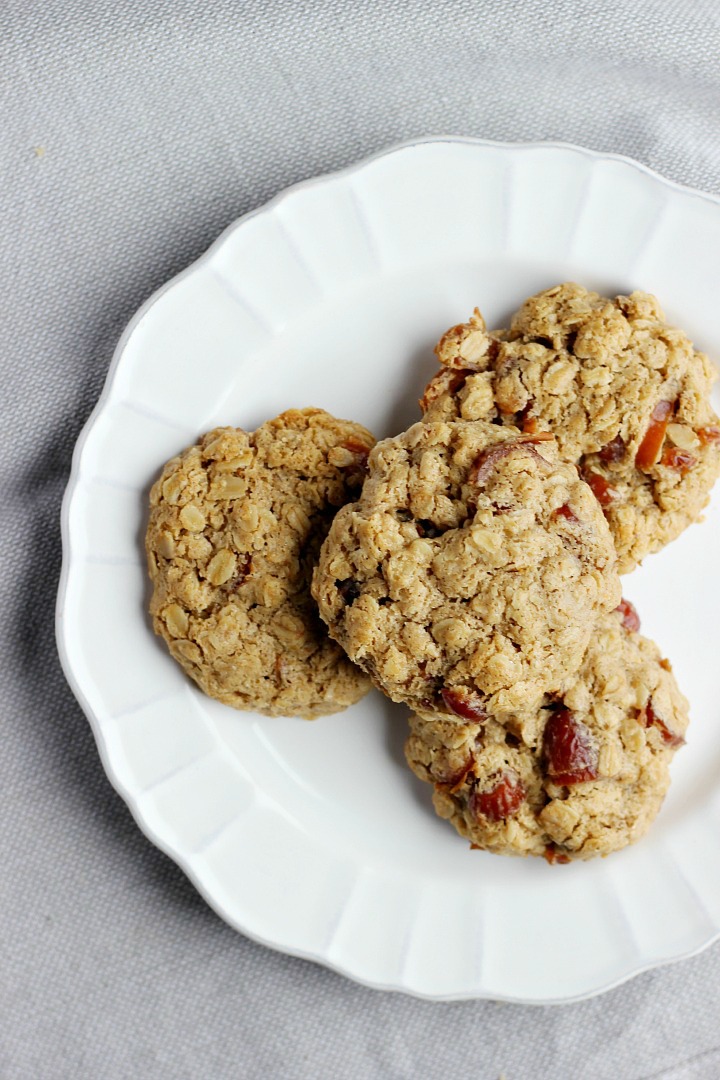 Maple + Date Oatmeal Cookies ⎮ happy hearted kitchen